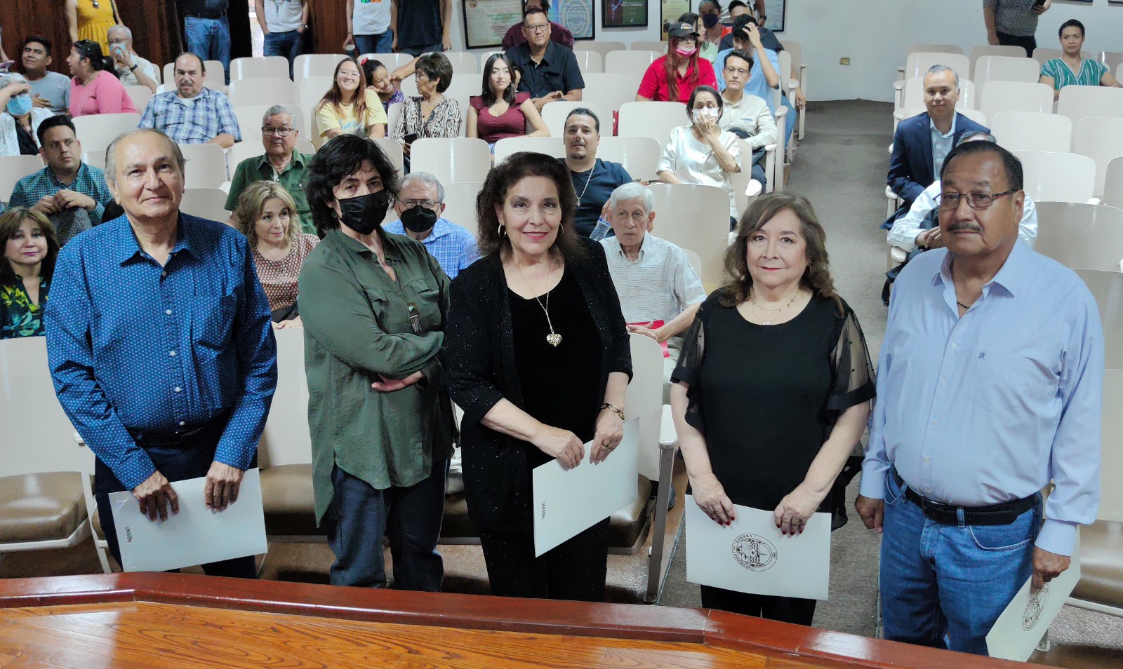Ceremonia de entrega de reconocimientos a profesores jubilados del ...